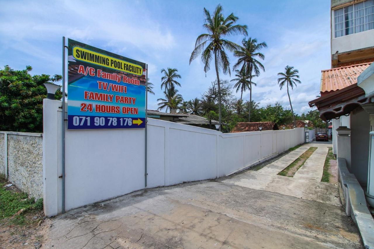Hotel By The C Uswetakeiyawa Exterior photo